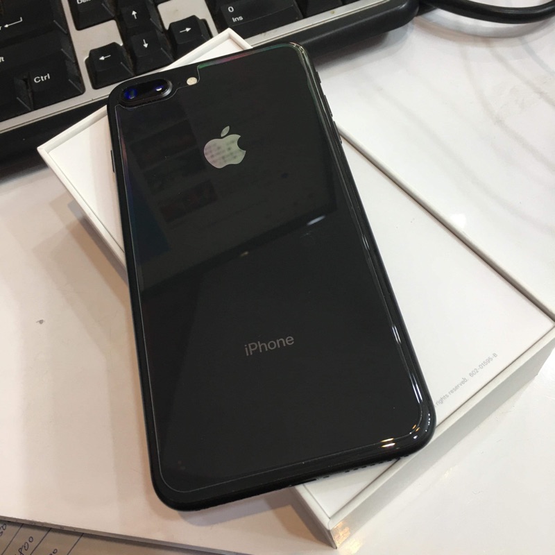 iPhone 8 Plus 64gb 保固內