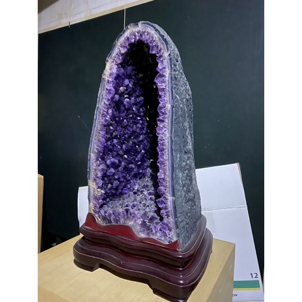 限量收藏極品稀有超巨大型紫水晶洞半身高
