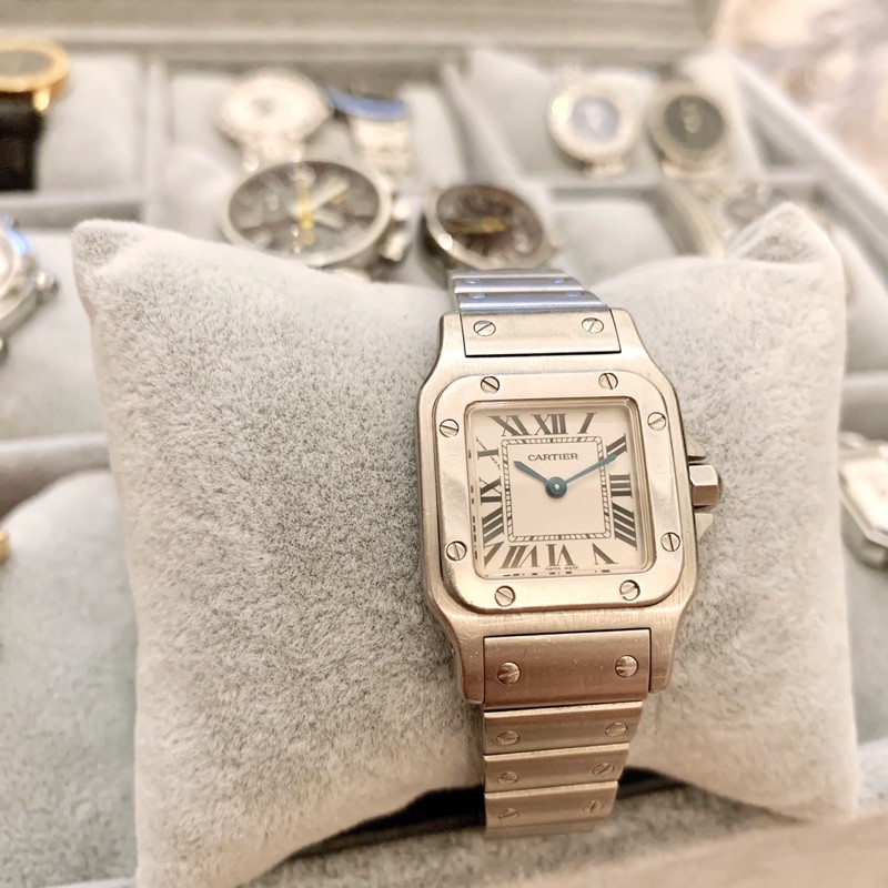 法國專櫃名牌 Cartier 卡地亞 經典 羅馬面盤 山度士 SANTOS  全不鏽鋼錶帶一體成形石英女婉錶 手錶