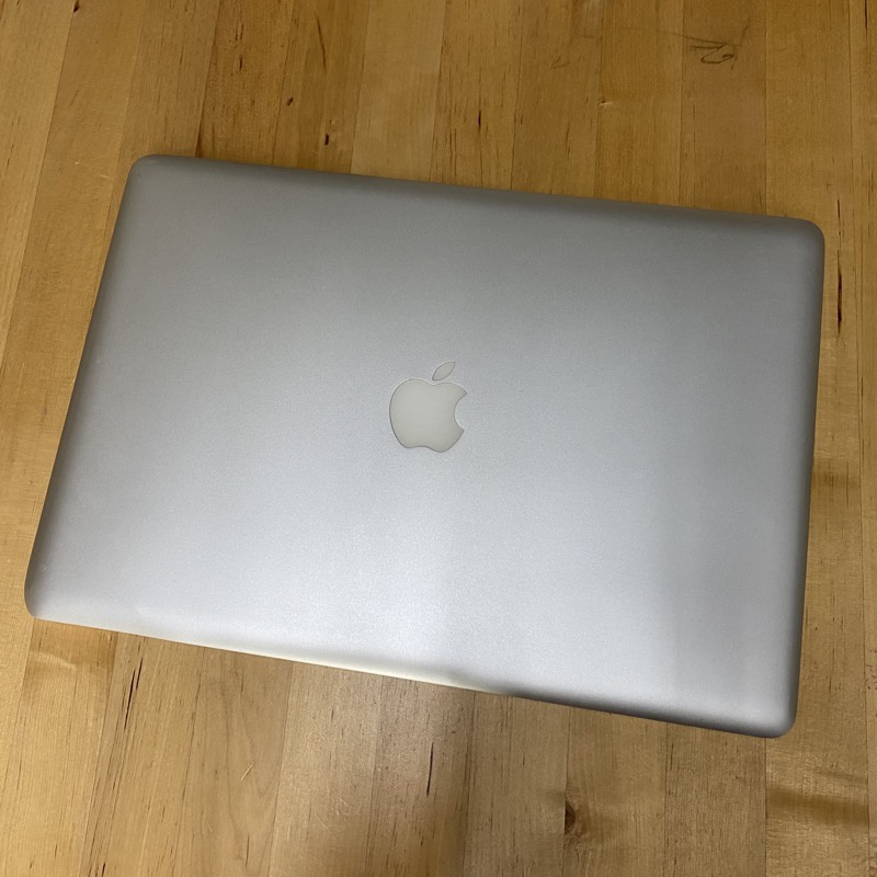 【二手特賣】MacBook Pro A1286  銀色 15 英吋 含充電器及近新原廠包裝外盒