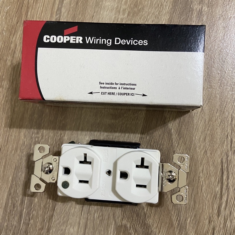 COOPER AH8300W 白色 20A 125V 高級醫療級附接地插座 Duplex型式