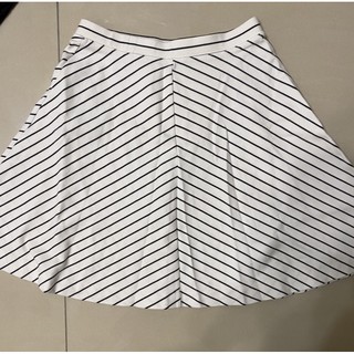 近全新-Uniqlo 白色條紋圓裙傘裙 s號 sw01