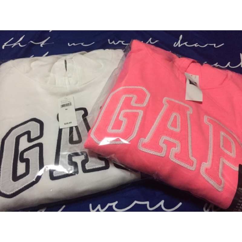 GAP 女款帽T