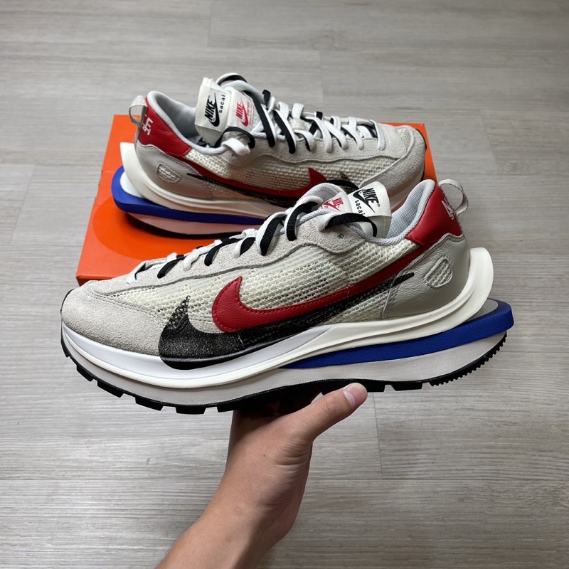 Nike x Sacai vaporwaffle 紅藍白