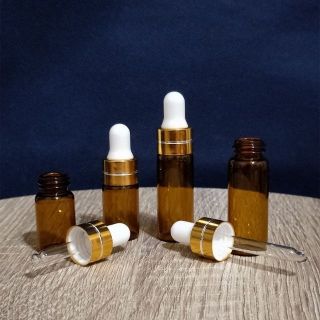 ●現貨!!超漂亮3ml/5ml茶色玻璃滴管瓶●電鍍金車線滴瓶~玻璃材質~精華液/保養品~出國旅遊分裝空瓶收納好幫手