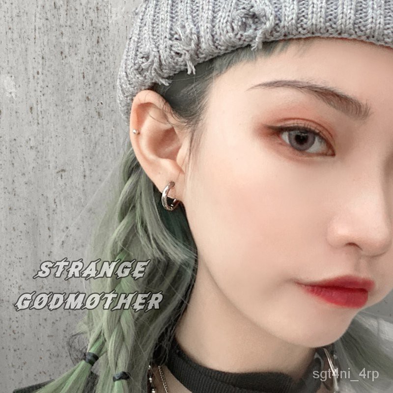 個性の奇怪教母小耳圈21新款潮個性女性冷淡耳環圓圈款圓環耳釘男 蝦皮購物