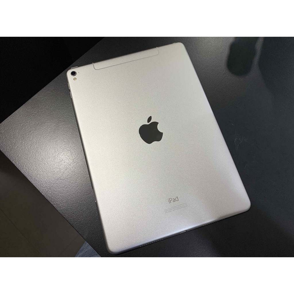 iPad Pro 9.7" 4G插卡版 32G 銀色 只要8000 !!!
