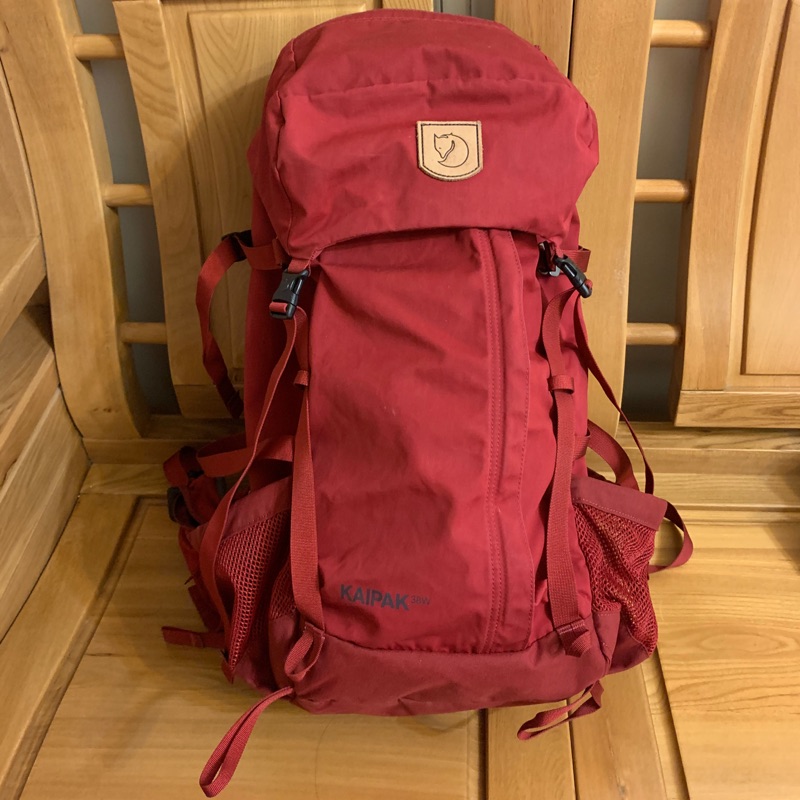 Fjallraven小狐狸kaipak 38l登山背包紅附原廠防水雨套 蝦皮購物