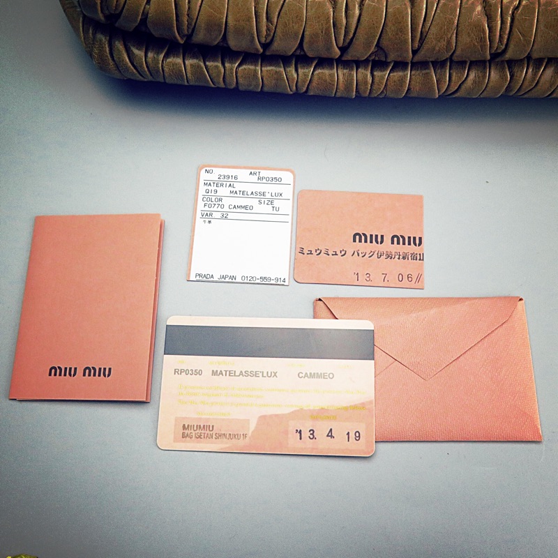 原價約八萬 日本伊勢丹百貨專櫃購回 國際名品miu Miu 金鏈圓環日本限量版 三種背法手提包 肩背包 斜背包 蝦皮購物