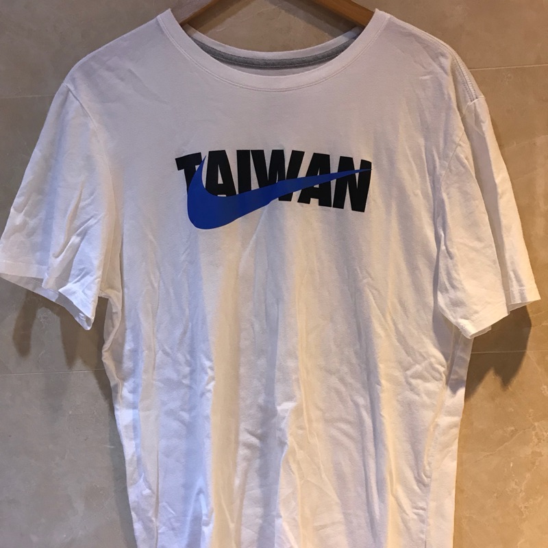 Nike Taiwan 字樣城市T 白色XL 版小