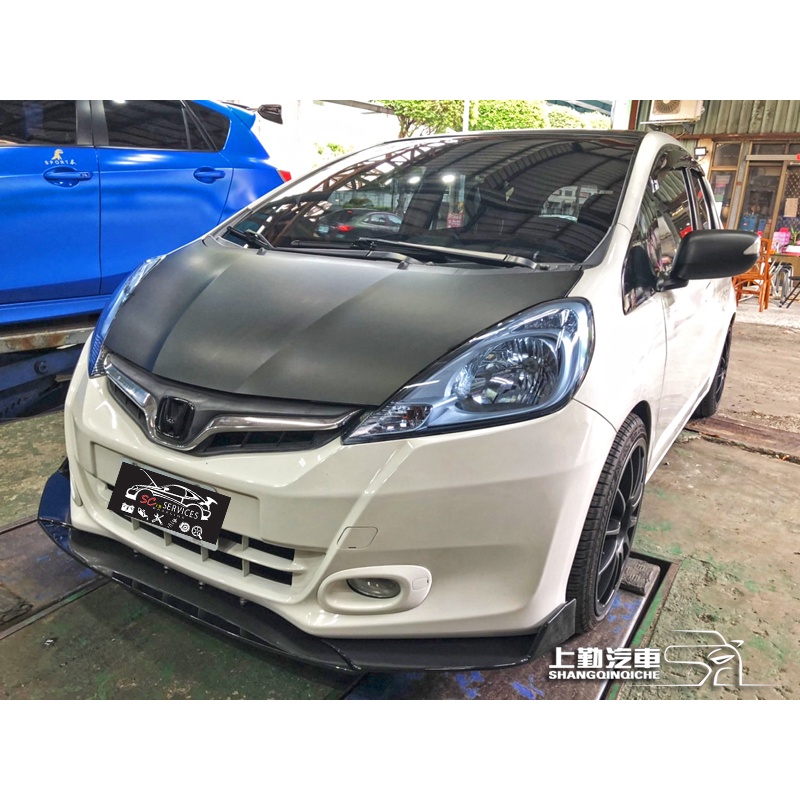 本田 HONDA FIT 通用型 亮黑 碳纖紋三段式下巴硬式定風翼