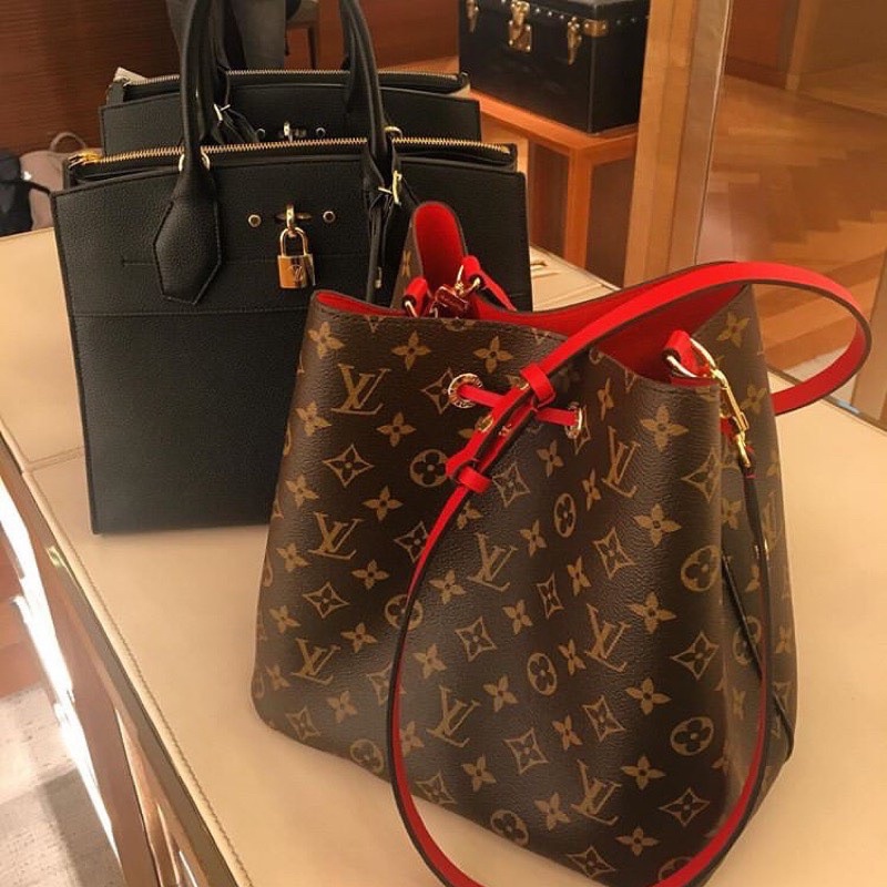 台南 專櫃正品代購 Lv Gucci Prada Chanel 全新包包包愛馬仕ysl 預訂 蝦皮購物