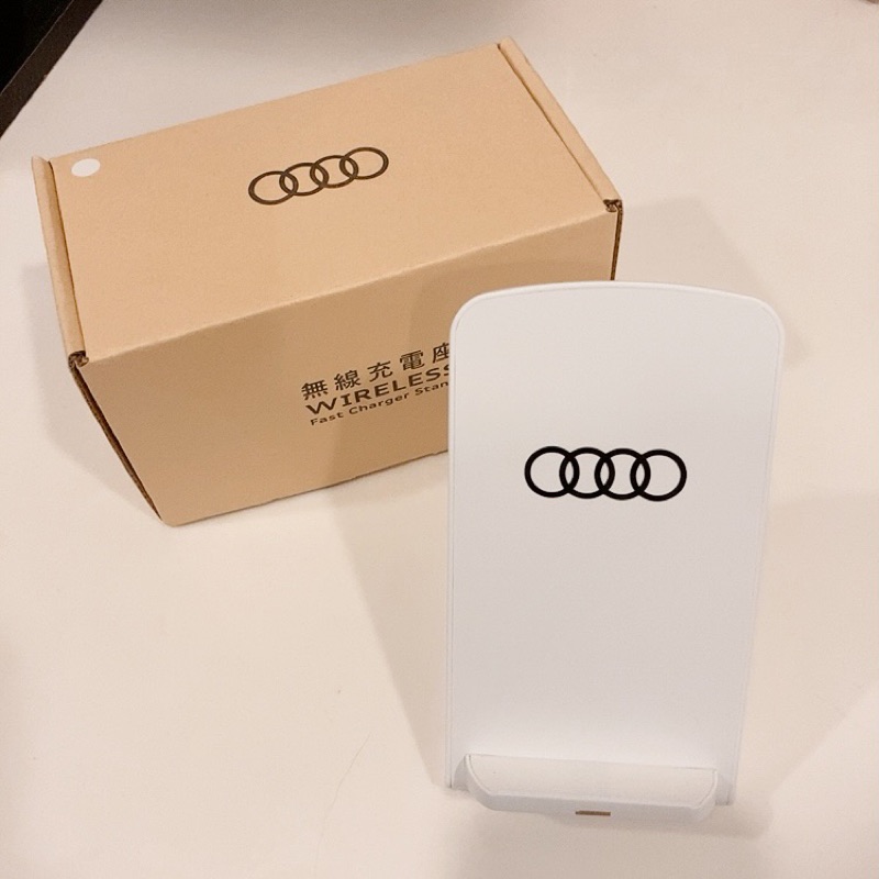 Audi 奧迪原廠無線充電座 蝦皮購物
