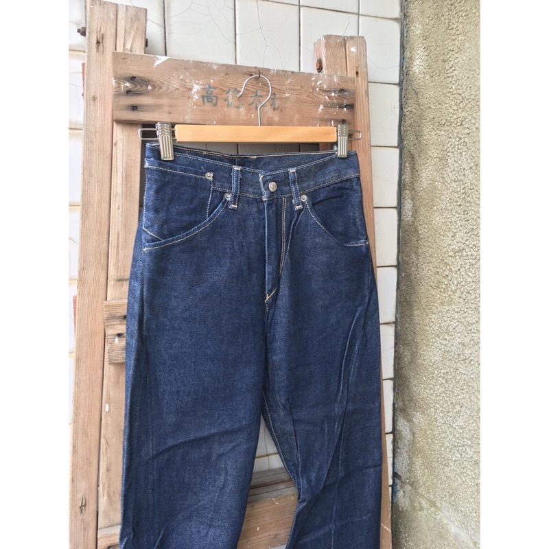 W26 立體剪裁褲 3D牛仔褲 中腰 絶版品 棉量好 levis 丹寧布 二手Levi's 牛仔褲 丹寧牛仔褲 時尚