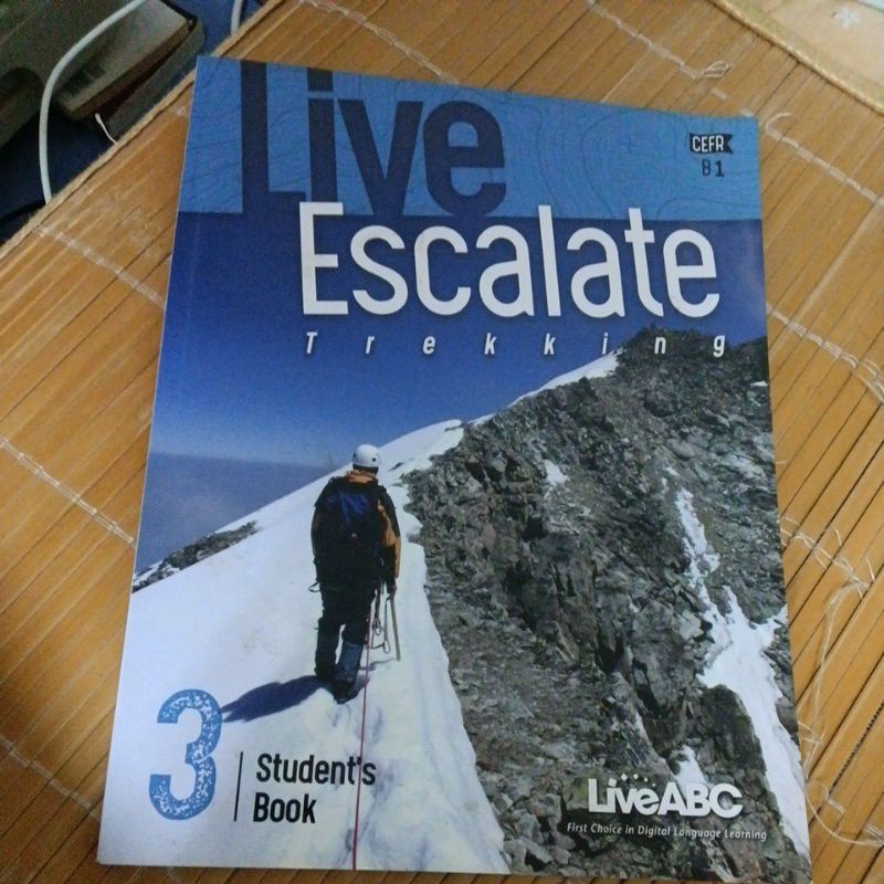 Live Escalate Trekking 3 英文課本