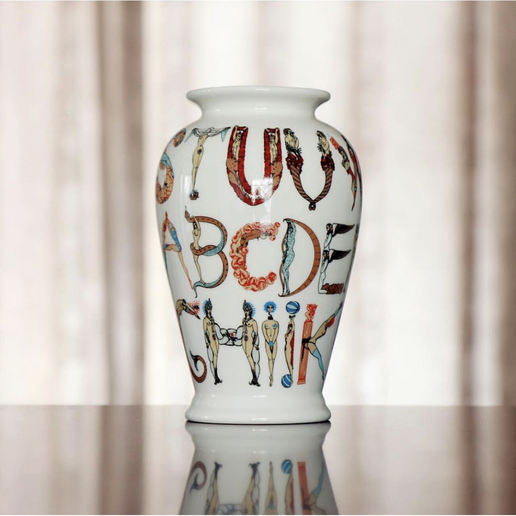 Supreme 18ss Alphabet Vase 字母花瓶侵權花瓶藝術家系列藝術字母精美 