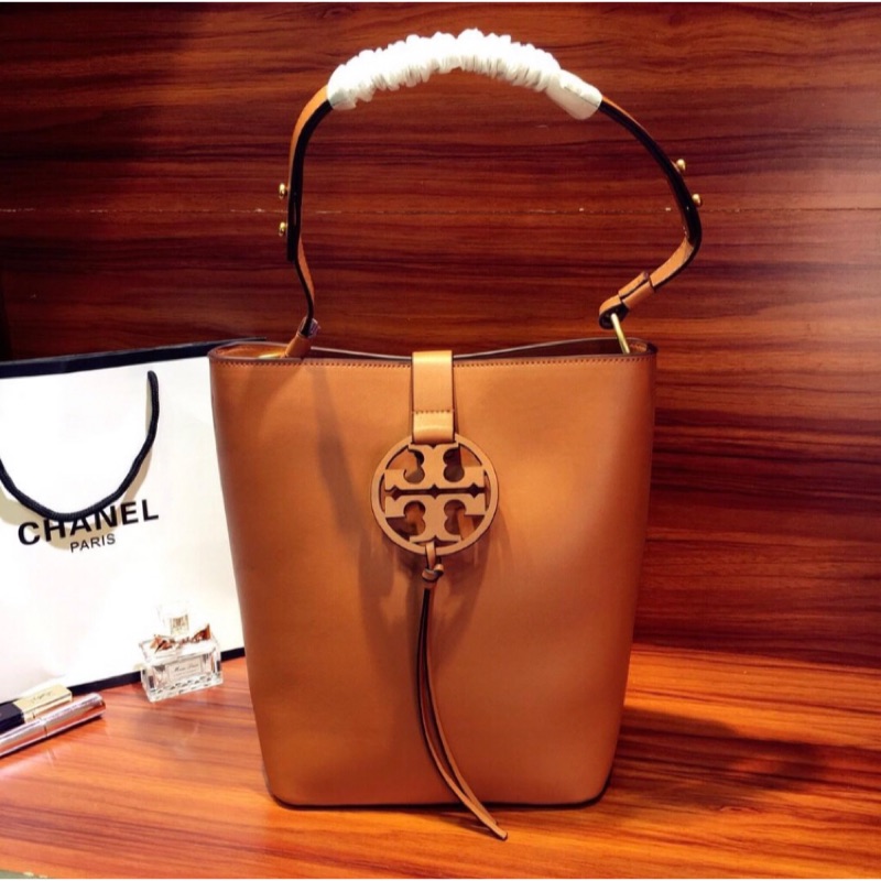 Tory Burch Tb大容量水桶包肩背包 蝦皮購物