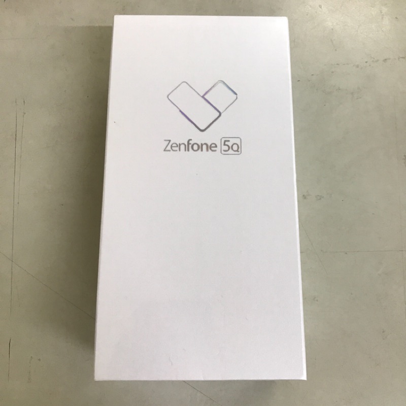 ASUS ZenFone 5Q 白色 6寸全新未拆