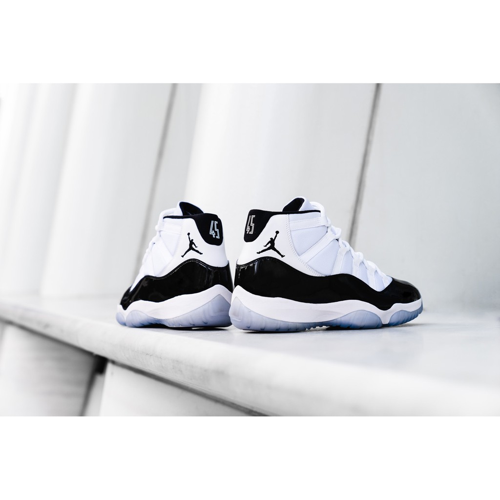 concord 11 shoe box