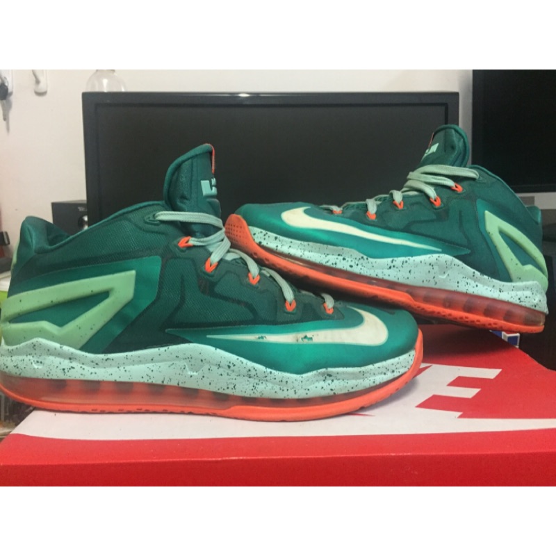 NIKE LEBRON 11 LOW