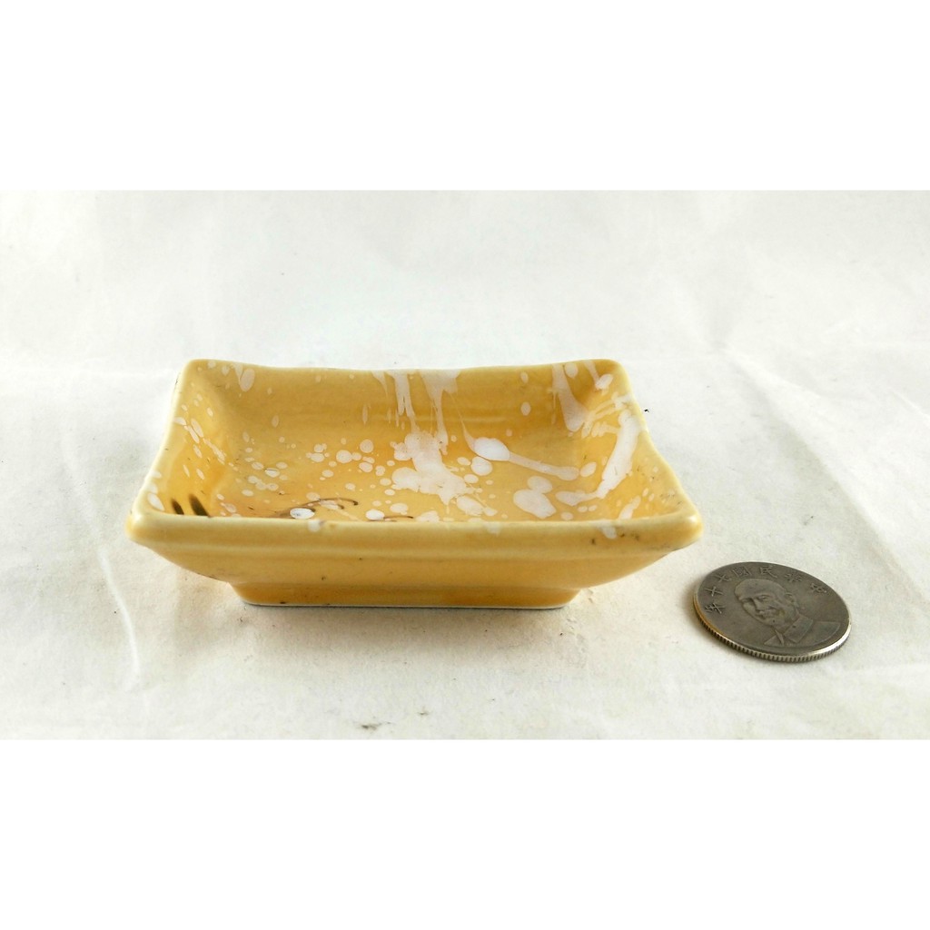 黃長方 碟 碟子 小碟 盤子 醬油碟 小菜碟 醬料碟 方碟 餐具 廚具 日本製 陶瓷 瓷器 食器 可用於 微波爐 電鍋