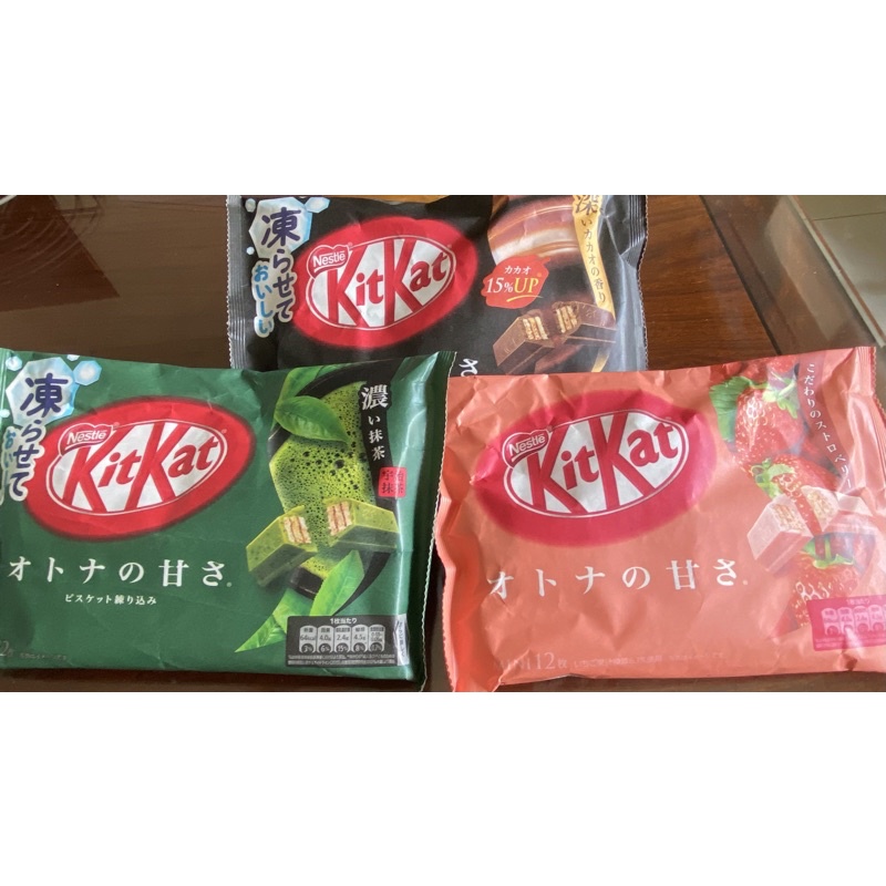 日本KitKat(抹茶風味，大人的黑巧克力) 2023.03到期