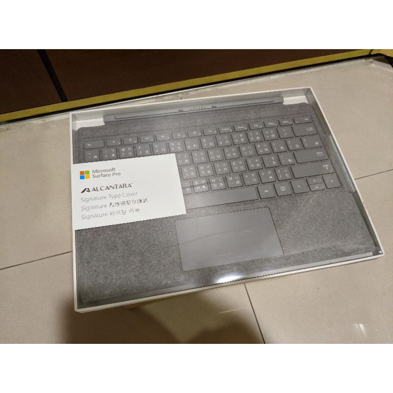 9.9成新 Surface Pro原廠 type cover鍵盤 有注音 淺灰色 只打開拍照