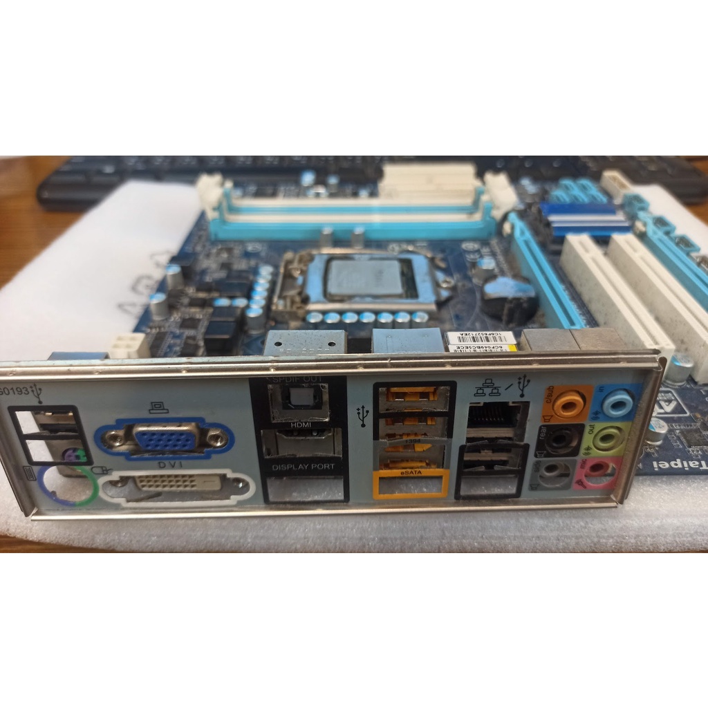 CPU intel i3-550+主機板H55M-UD2H(1156針腳)