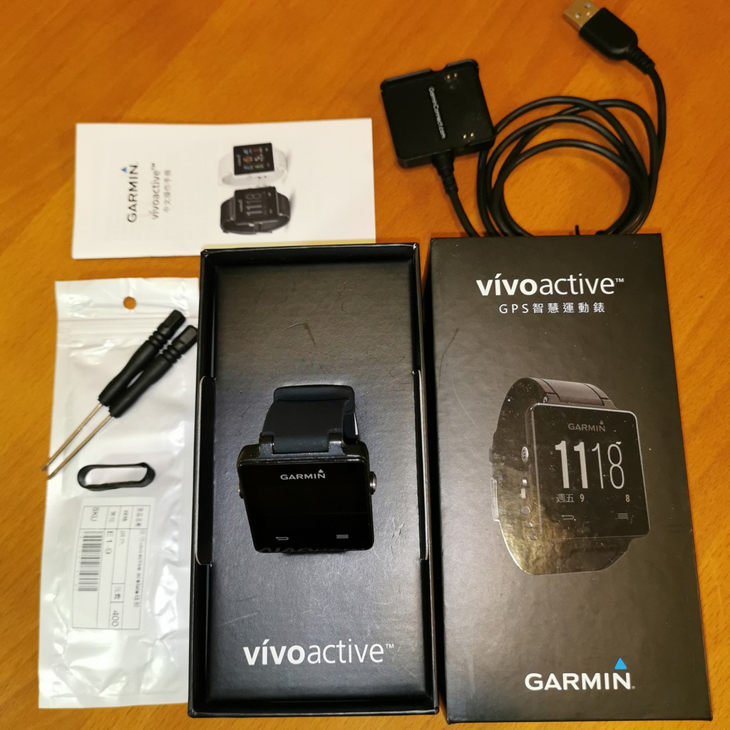 Garmin Vivoactive GPS 智慧運動錶 (全新錶帶)