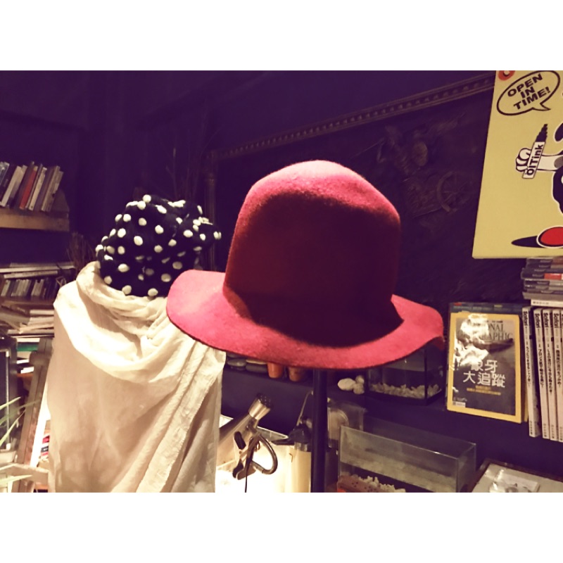 日本購入。紅毛呢圓頂紳士帽。原價2980