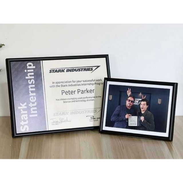 預購 復仇者聯盟4 史塔克工業實習證書/東尼史塔克 彼得帕克合照(附框)