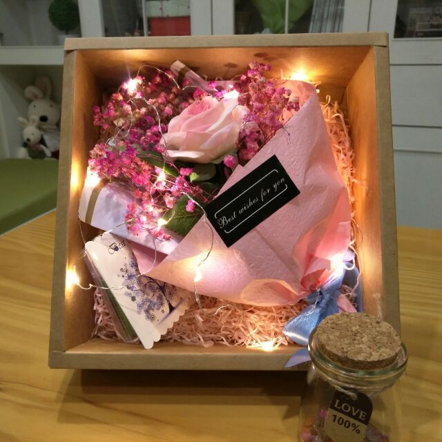 情人節乾燥花禮盒 花束 Led燈串 卡片 許願瓶 生日禮物告白禮物母親節畢業花束父親節聖誕節最亮的選擇 蝦皮購物
