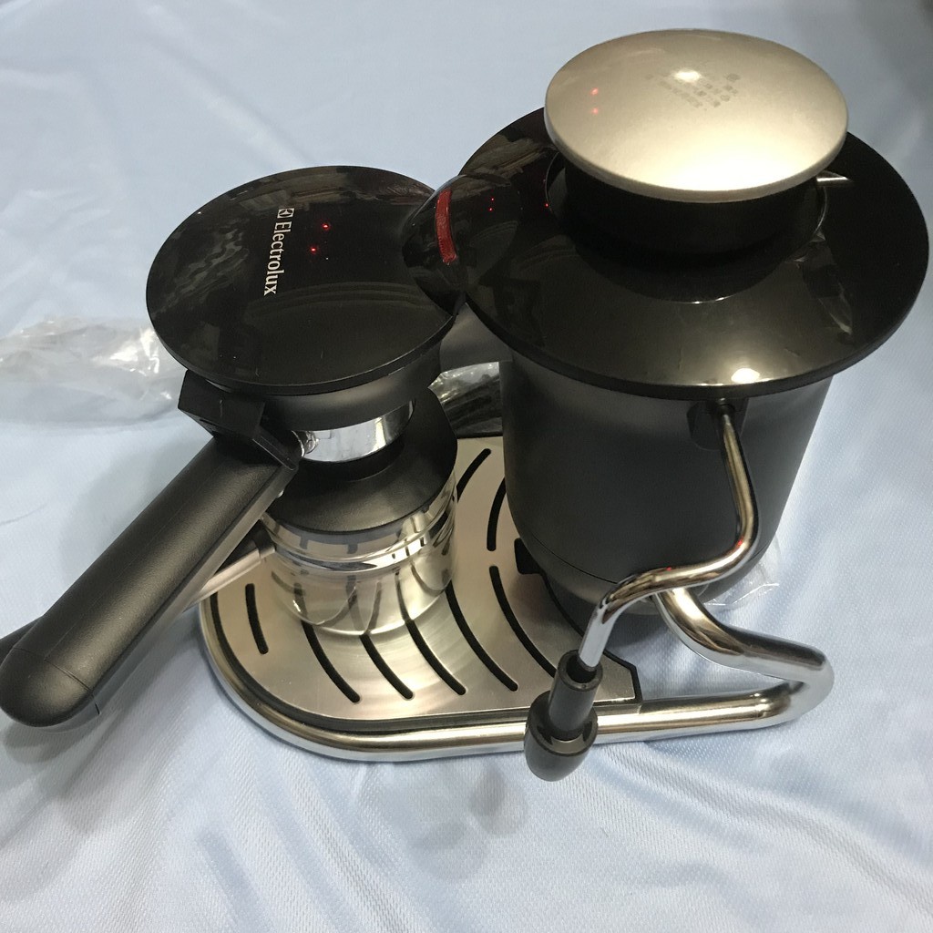 伊萊克斯蒸氣義式咖啡機EES100