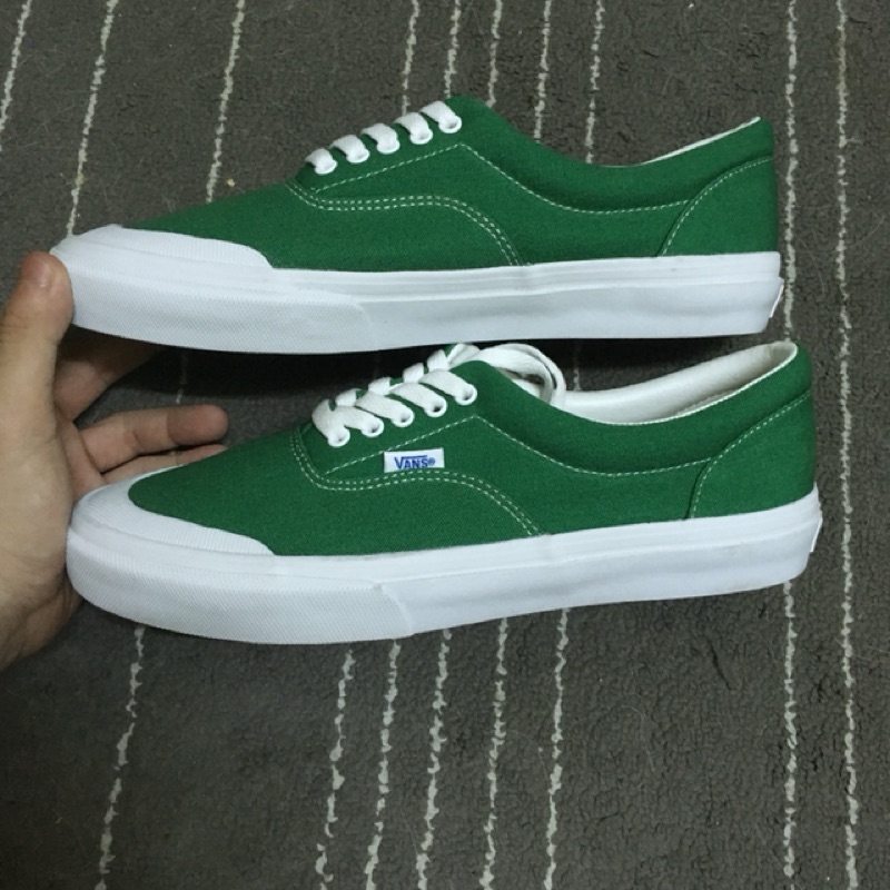 vans authentic half moon