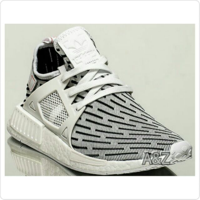 Nmd xr2 zebra best sale