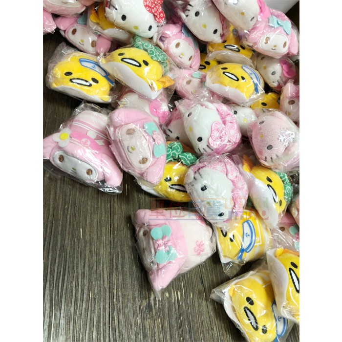 『 單位日貨 』日本正版 三麗鷗 美樂蒂 蛋黃哥 凱蒂貓 禮物 小禮物 絨毛 布偶 小娃娃 小沙包