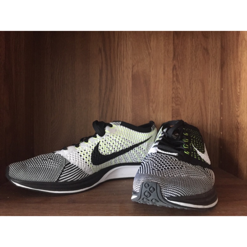 nike racer black white