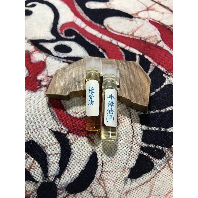 《香櫃》印度老山檀香精油1ml沾棒瓶~ 台灣蒸餾萃取--自產自銷