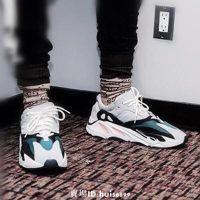 yeezy 700 runner boost