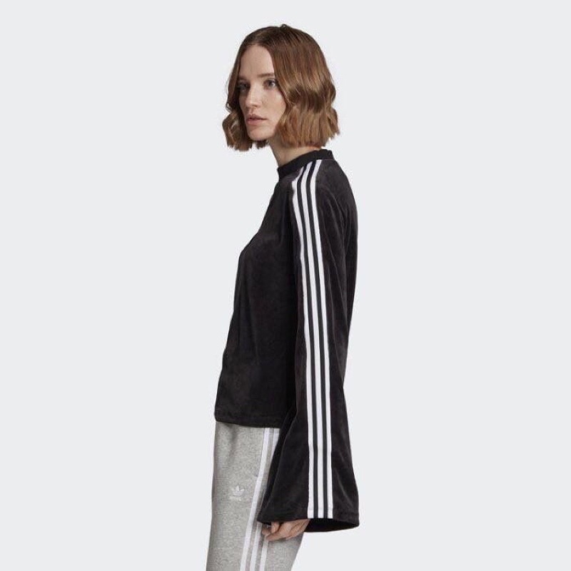Adidas 愛迪達 三葉草天鵝絨喇叭袖上衣 黑色絨面運動上衣 休閒上衣 大學T 運動衫(ED4752)～原價2690元