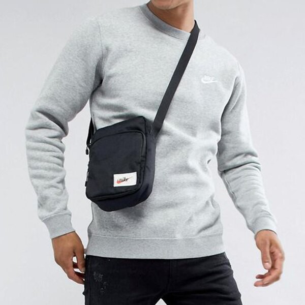 nike heritage smit label