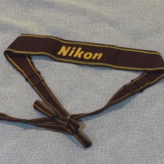 珍品釋出 Nikon 2款原廠刺繡背帶 FM2 FE2 F5 F6 可參考