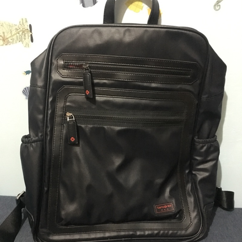 Samsonite RED 金秀賢代言 OXYGEN 時尚輕量電腦後背包