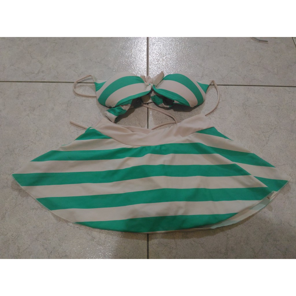 綠白條紋兩件式泳衣 ＆泳帽