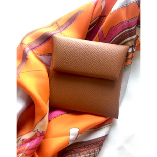 【米雪買不夠】Hermes 經典Bastia系列EPSOM牛皮方型暗釦零錢包(褐金)