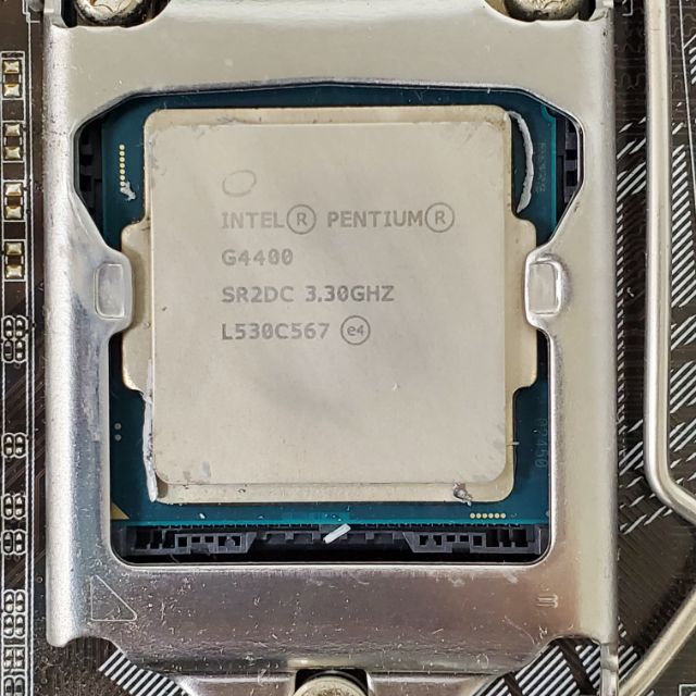 intel G4400 處理器 3M 3.3GHz 14nm 2C2T LGA1151 CPU 非盒裝 附原廠風扇