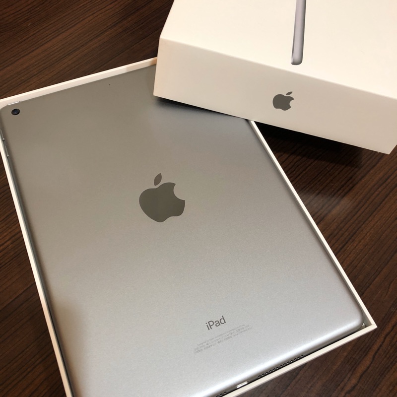 近全新iPad 2018 32G wifi版 太空灰 可議