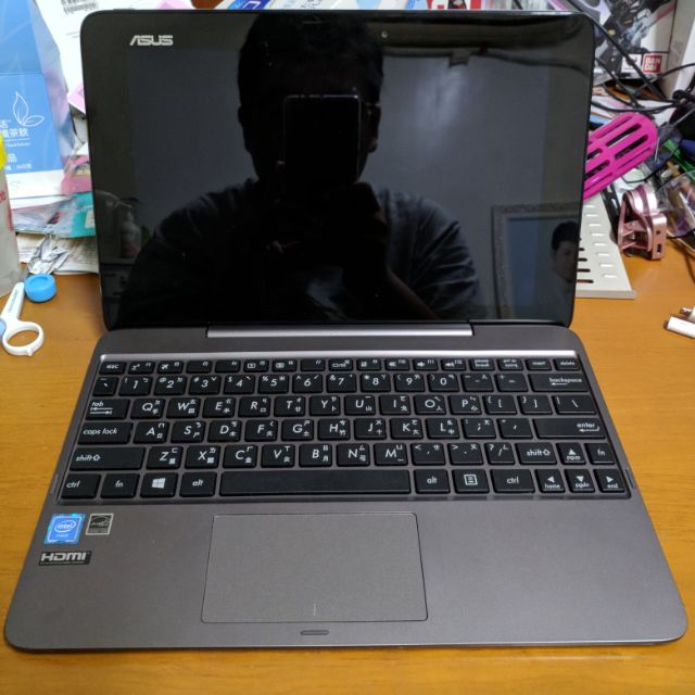 ASUS Transformer Book T100HA

 二手電腦 四核心，4g ram, 128g rom