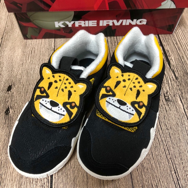 🎀全新現貨🎀 Nike 籃球鞋 Kyrie 4 LB 運動 童鞋 KYRIE IRVING（16cm)