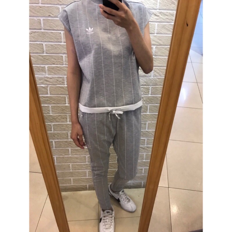 Adidas original Tokyo 系列 BK6077灰色條紋長褲